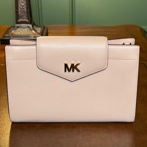 Michael Kors Mott Leather Large Clutch Crossbody‎ Bag Women's Blush Pink Blossom